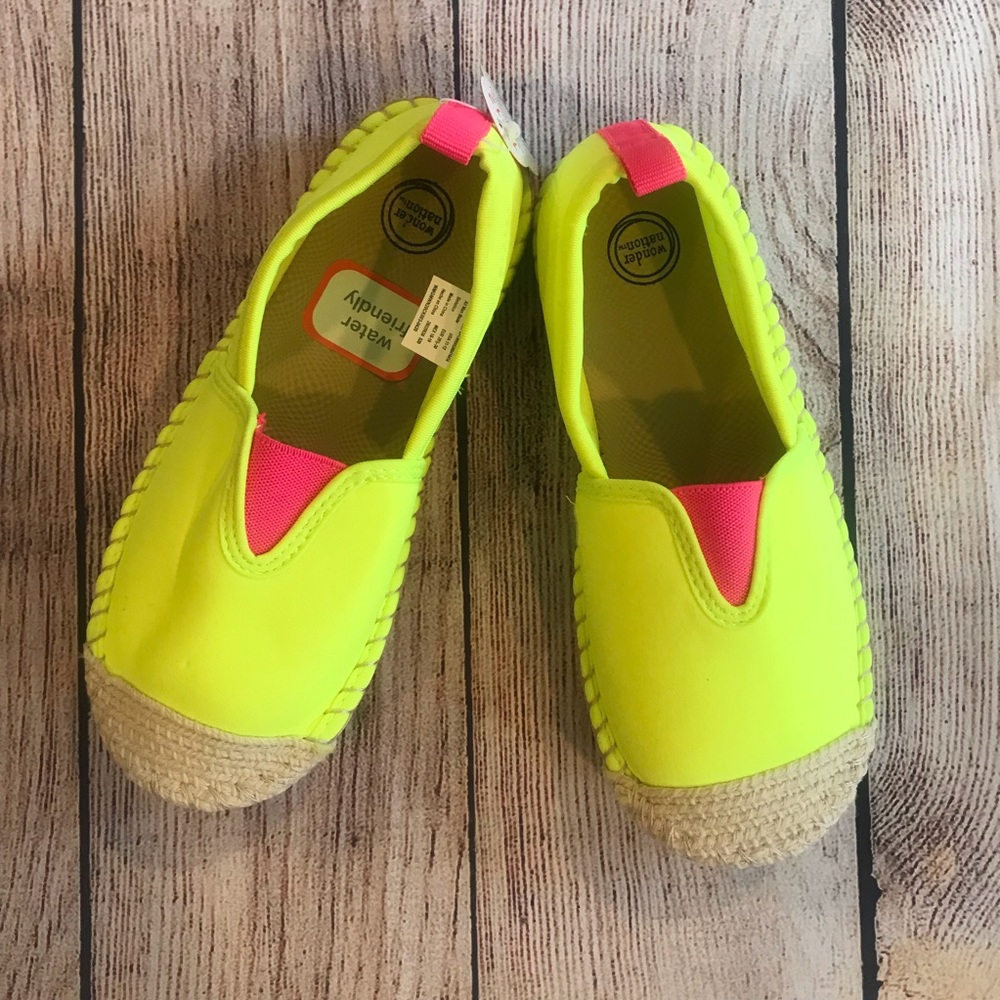 Little Girls Water Shoes Sz 11-12 NWT